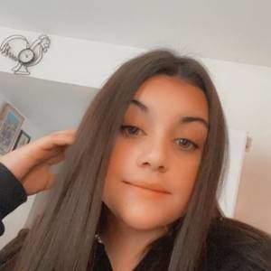 Meet your Posher, Eléna